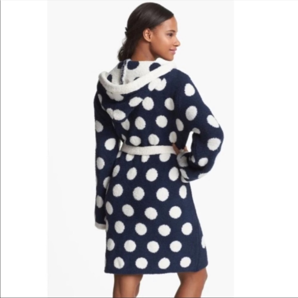 Barefoot Dreams- Polka Dot Short Hooded Robe - Picture 8 of 16